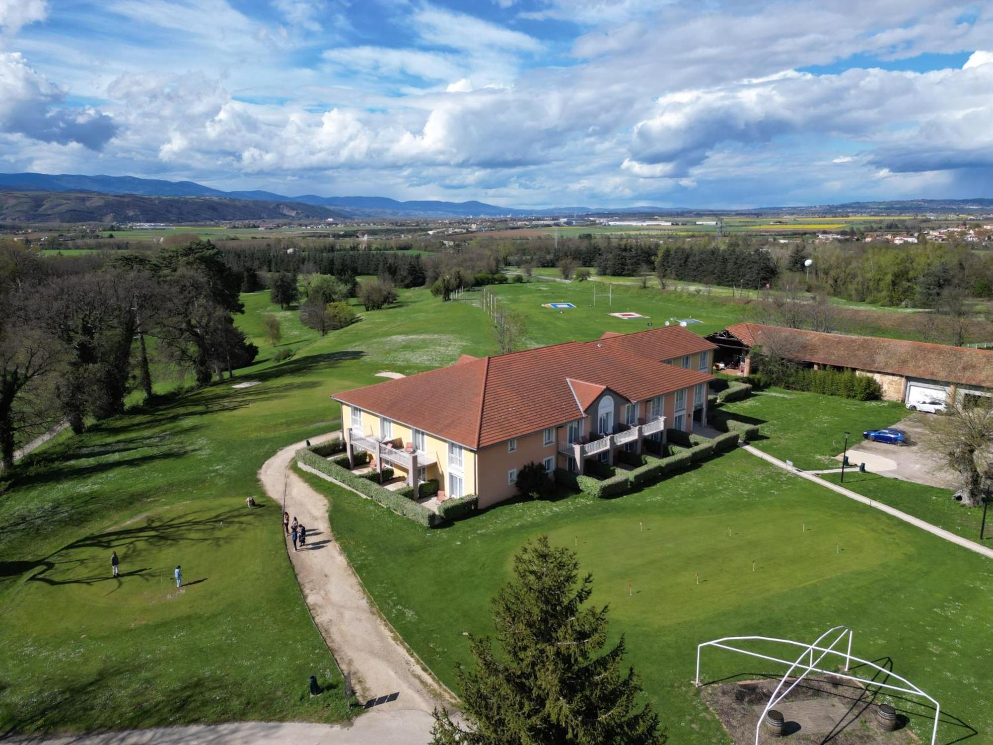 Best Western Golf D'Альбон Екстер'єр фото