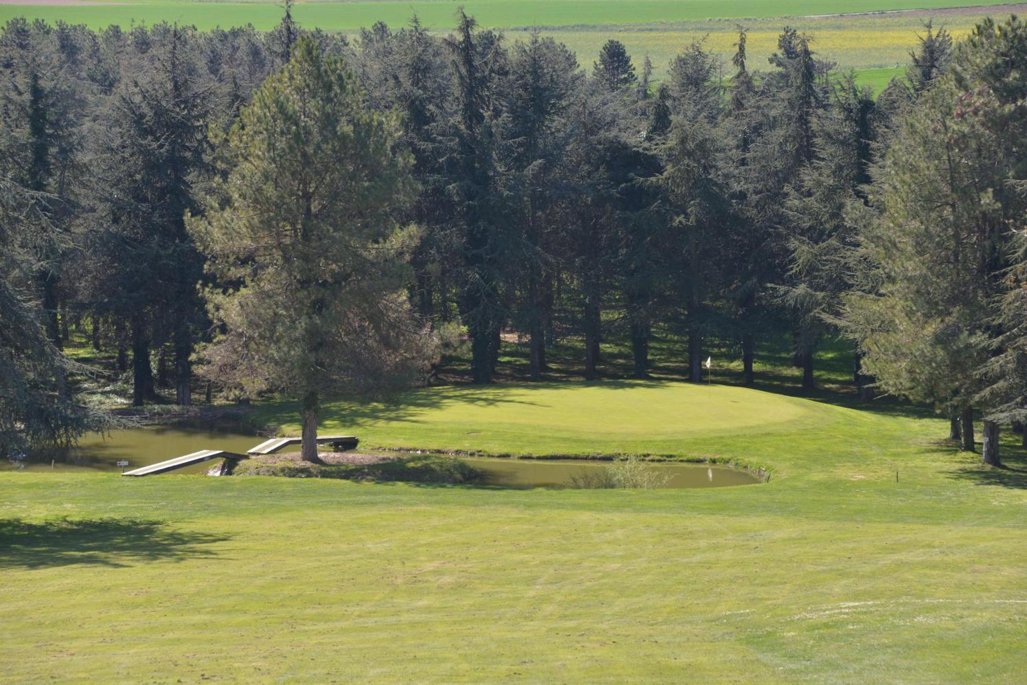 Best Western Golf D'Альбон Екстер'єр фото